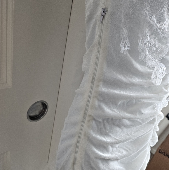 Fun Costumes Bride of Frankenstein Costum, Size Small With Choker - Picture 3 of 8